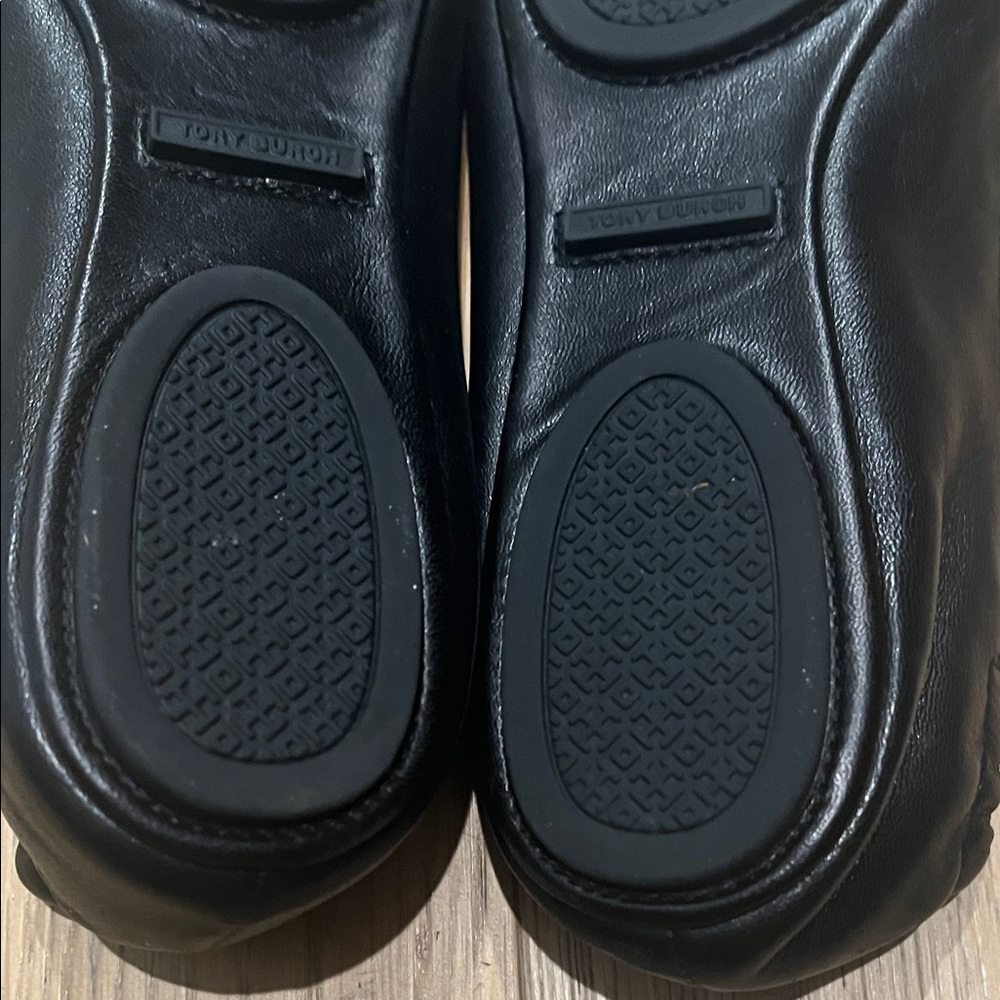 Tory Burch Black Leather Logo Ballet Flats - Picture 7 of 9